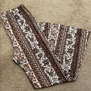 Super cute Tillys dress pants